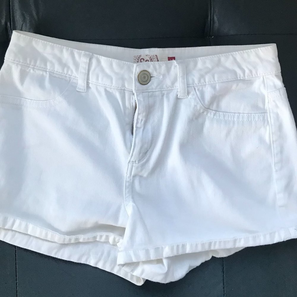 White SO shorts - Picture 1 of 2